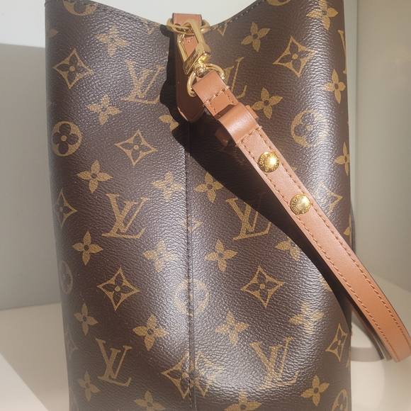 Classic Brown Monogram Shoulder Bag - Picture 3 of 8
